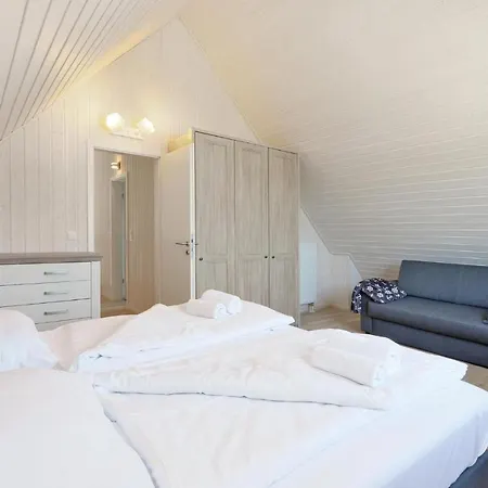 3 Bedroom Nice In Ostseeresort Holiday home Olpenitz