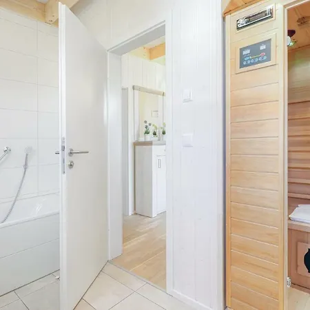 3 Bedroom Nice In Ostseeresort Holiday home Olpenitz